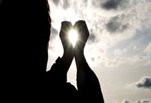 中国女足再度胜利，成功进入比赛下一轮